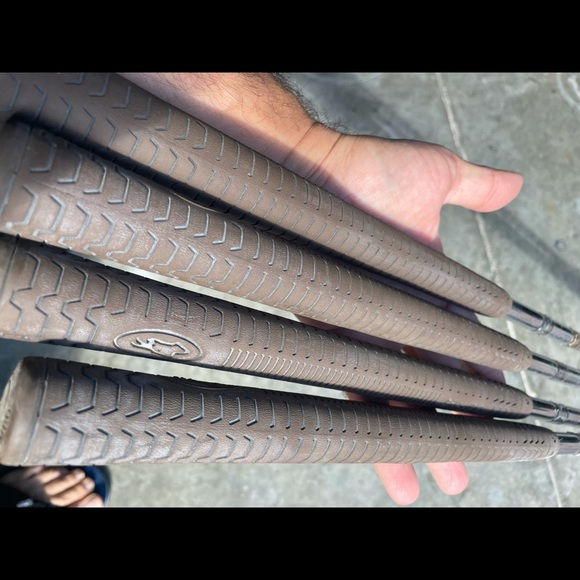 Golf clubs Wilson ultra 4 pc set in right handed - Picture 7 of 8